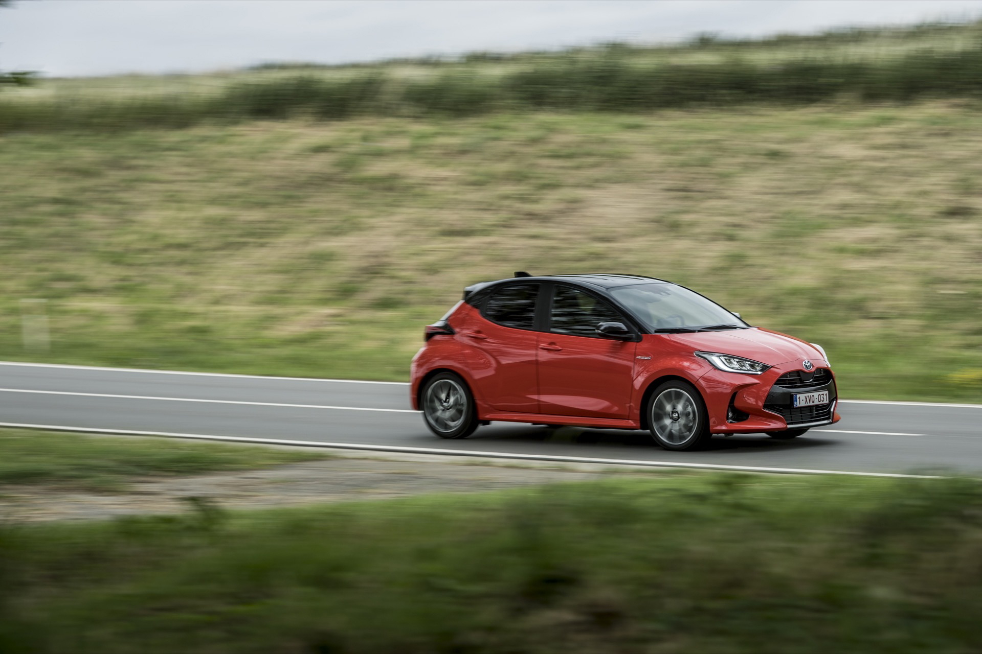 Toyota Yaris Rojo 2020 Movimiento Prueba 62