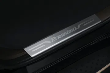 Vinfast President 15