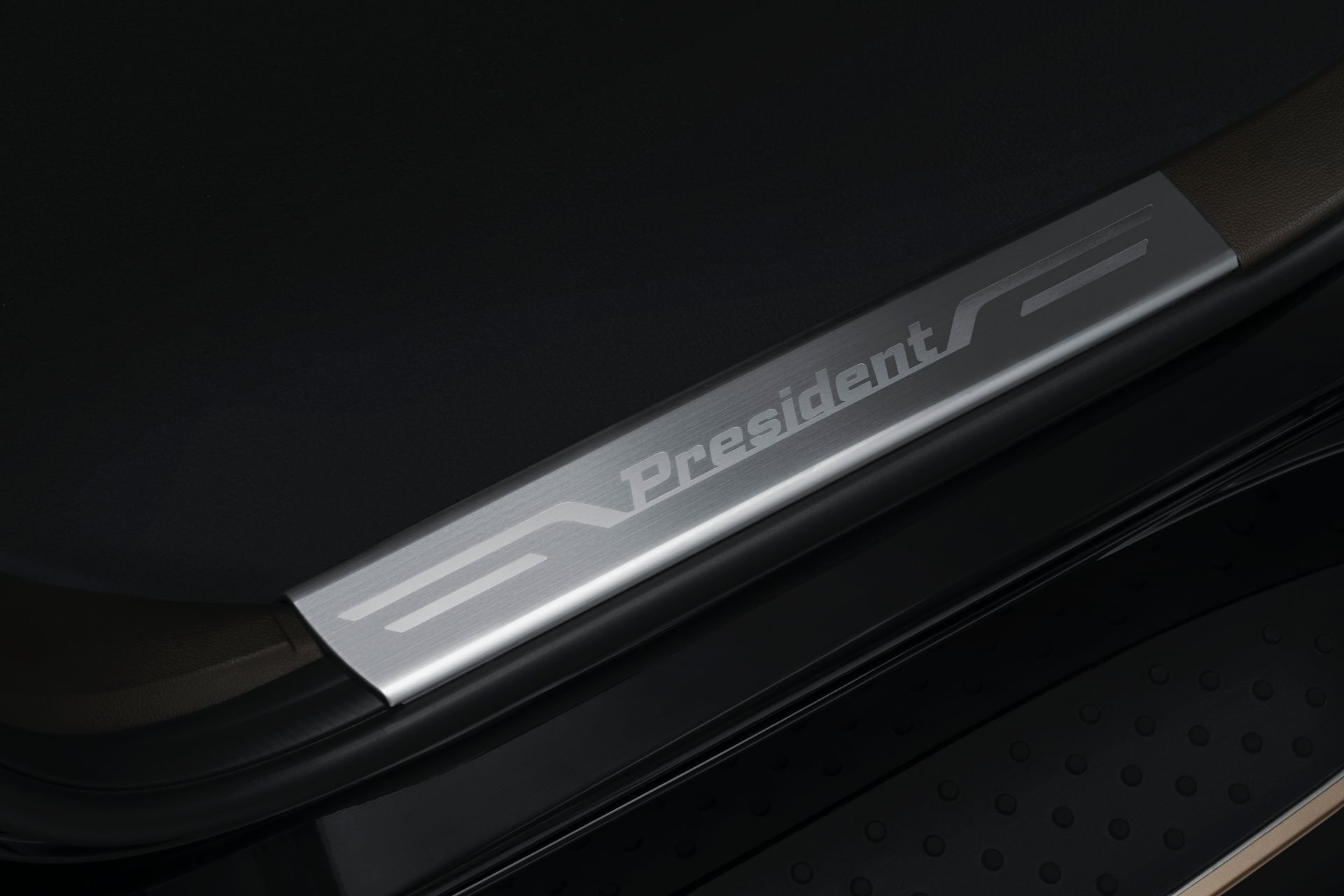 Vinfast President 15