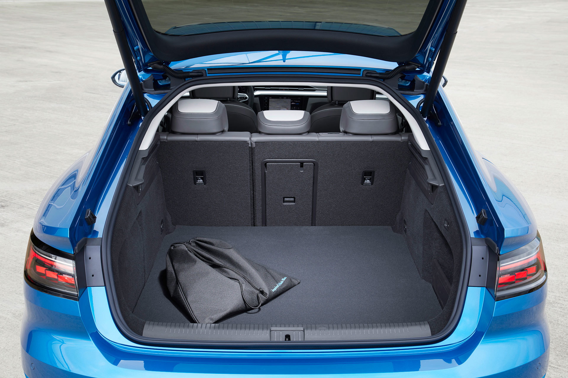 Volkswagen Arteon E Hybrid Azul 2020 07