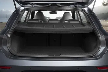 Vista del espacioso maletero del CUPRA León, ideal para equipaje.