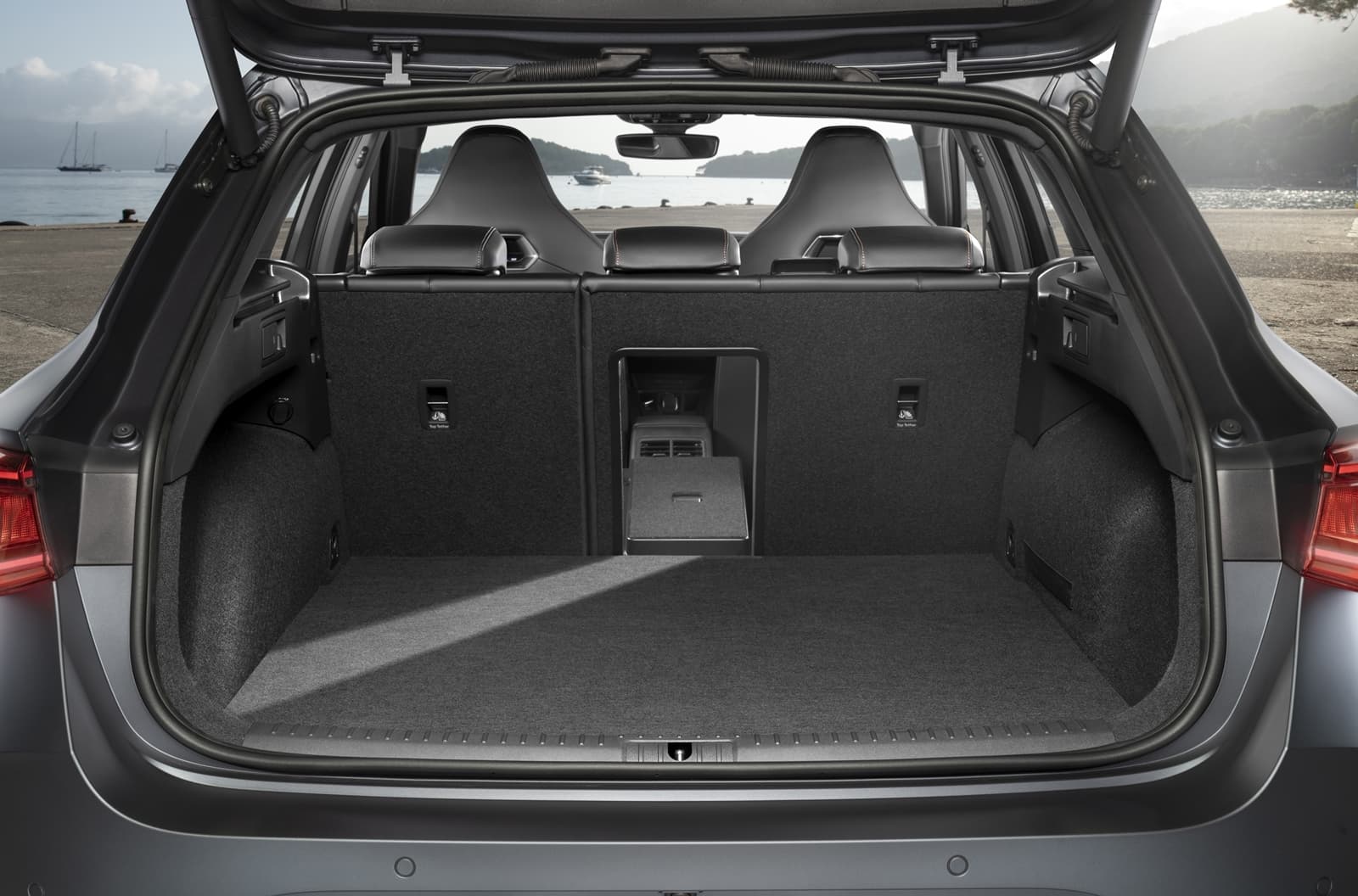 Amplio maletero del CUPRA León, ideal para equipaje voluminoso.
