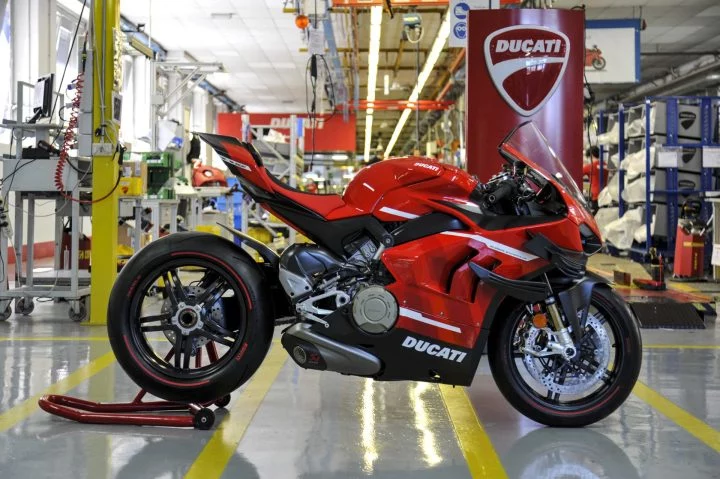 Ducati Superleggera V4 Fabrica