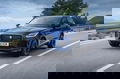 Vista lateral del Jaguar E-PACE destacando su diseño aerodinámico.