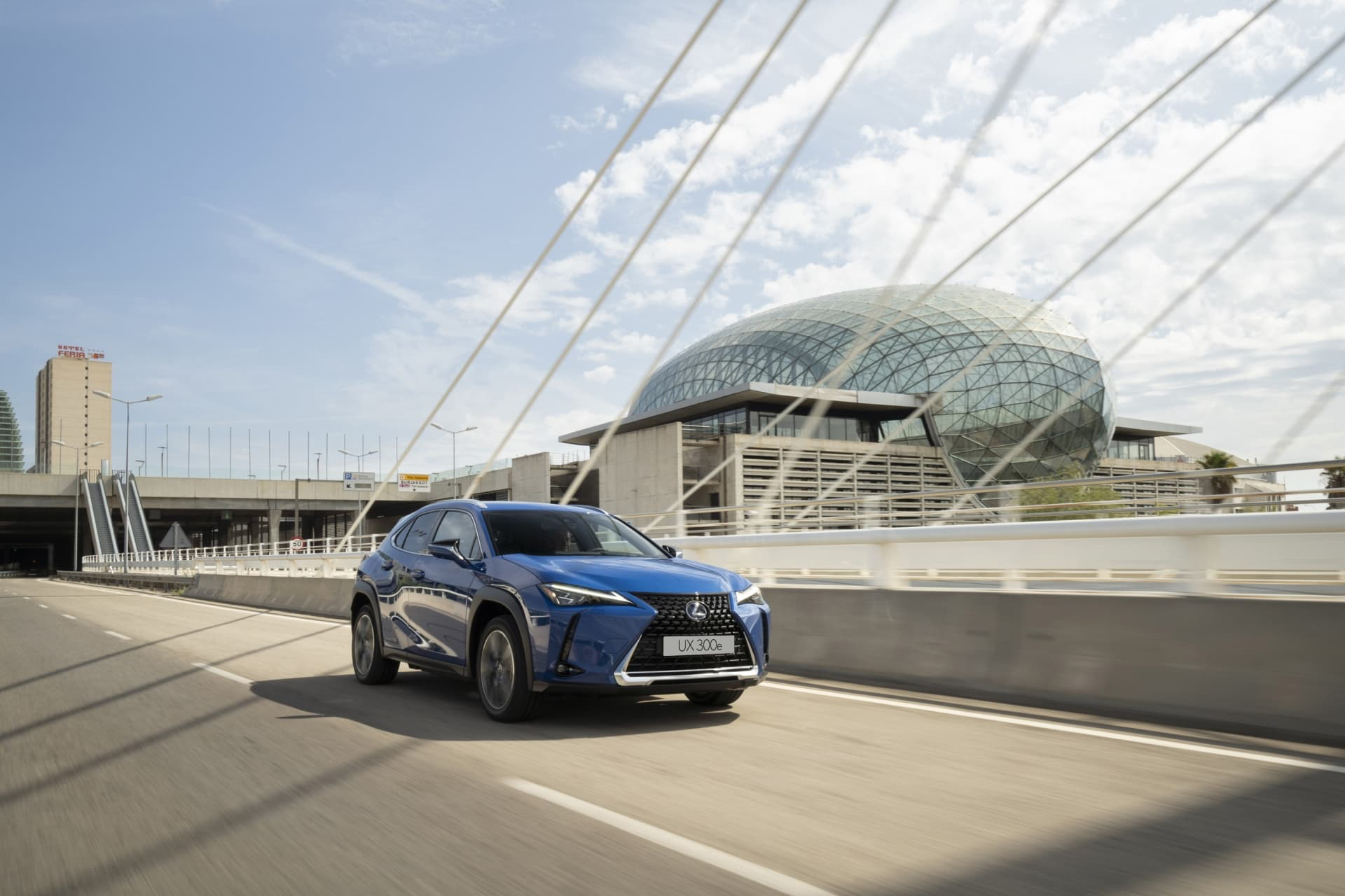 Lexus Ux 300e 08