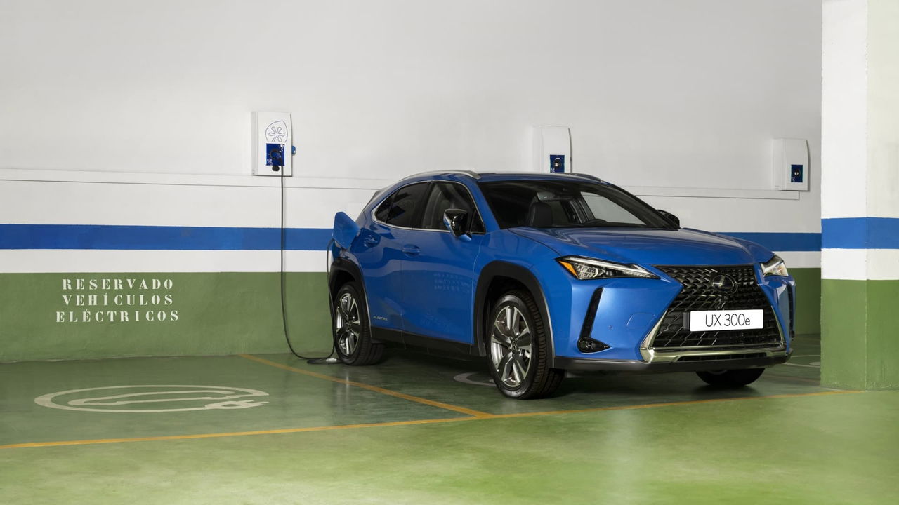 Lexus Ux 300e 13