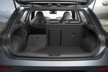 Amplio maletero del CUPRA León, mostrando su capacidad y practicidad.