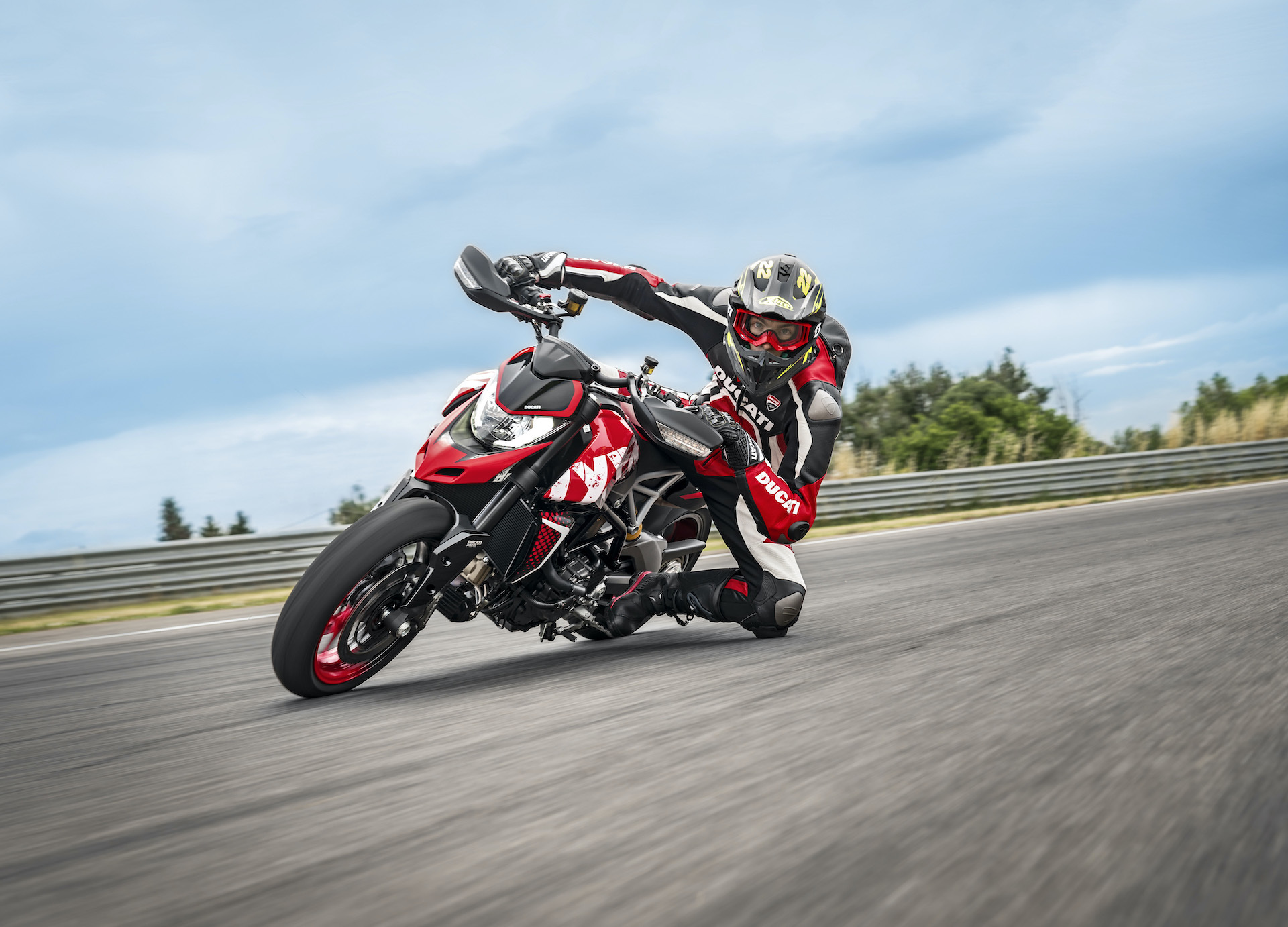 Moto Ducati Hypermotard Circuito