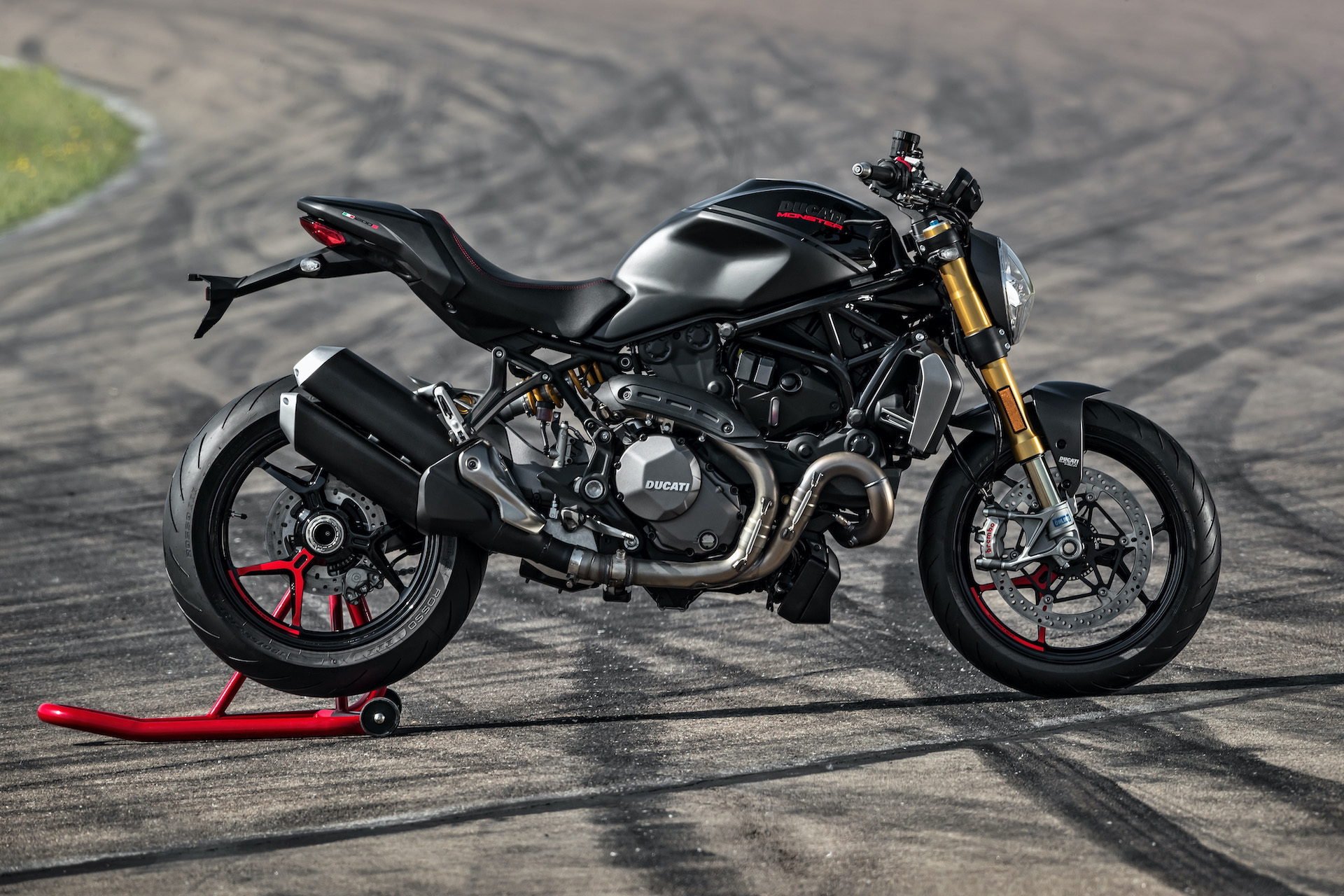 Moto Ducati Monster Negra