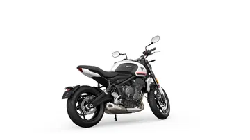 Moto Triumph Trident Estudio Blanco