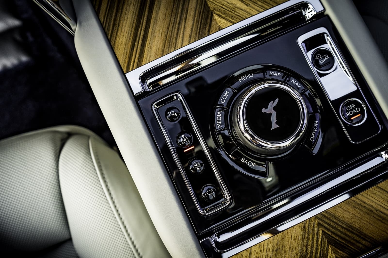 Rolls Royce Culliinan Desierto 1020 027