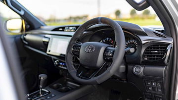 Toyota Hilux Mako 11