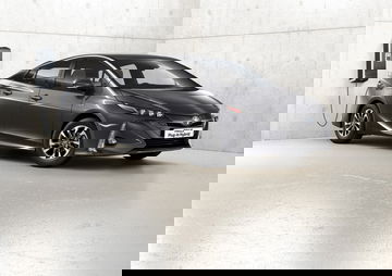 Toyota Prius Plug In 2021 01