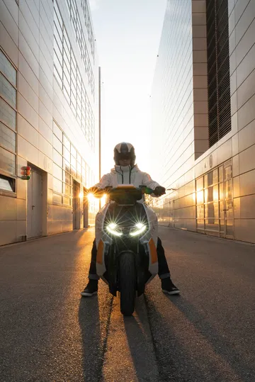 Bmw Definition Ce 04 2020 02