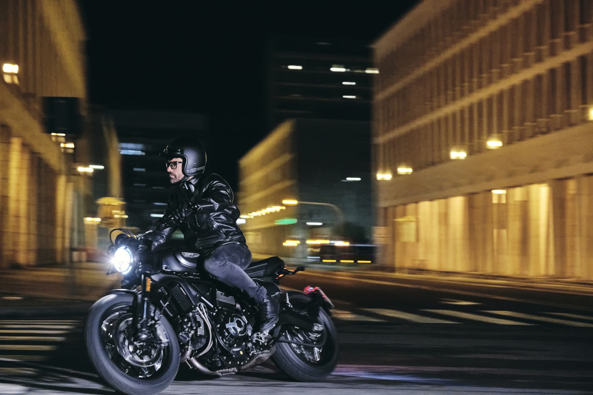 Ducati Scrambler 2021 Nightshift 08
