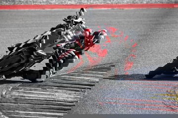 Ducati Supersport 950 S 2021 01