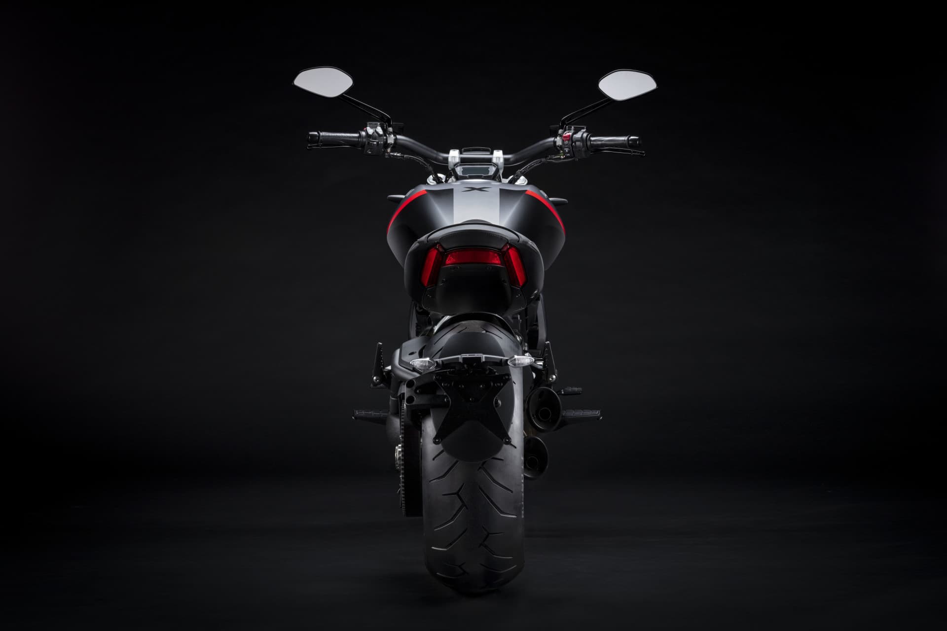 Ducati Xdiavel Black Star 2021 03
