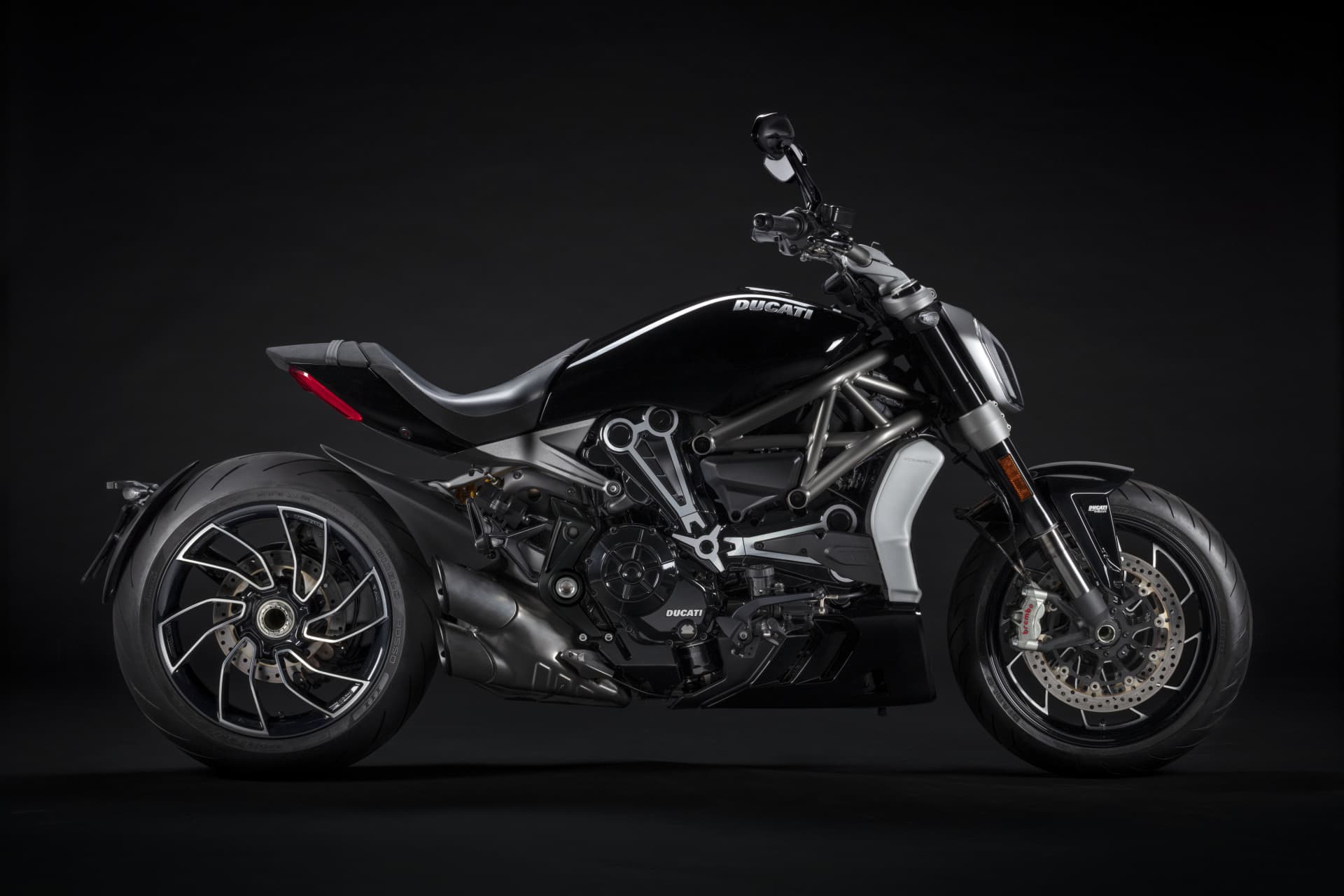 Ducati Xdiavel S 2021 01