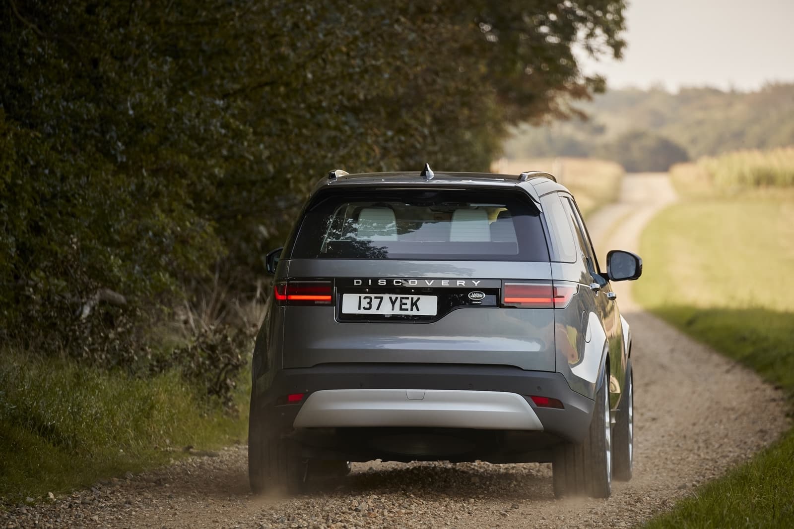 Land Rover Discovery 2021 1120 002