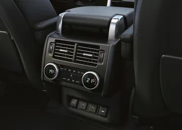 Land Rover Discovery 2021 1120 049