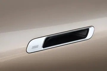 Manija integrada en puerta para aerodinámica mejorada.