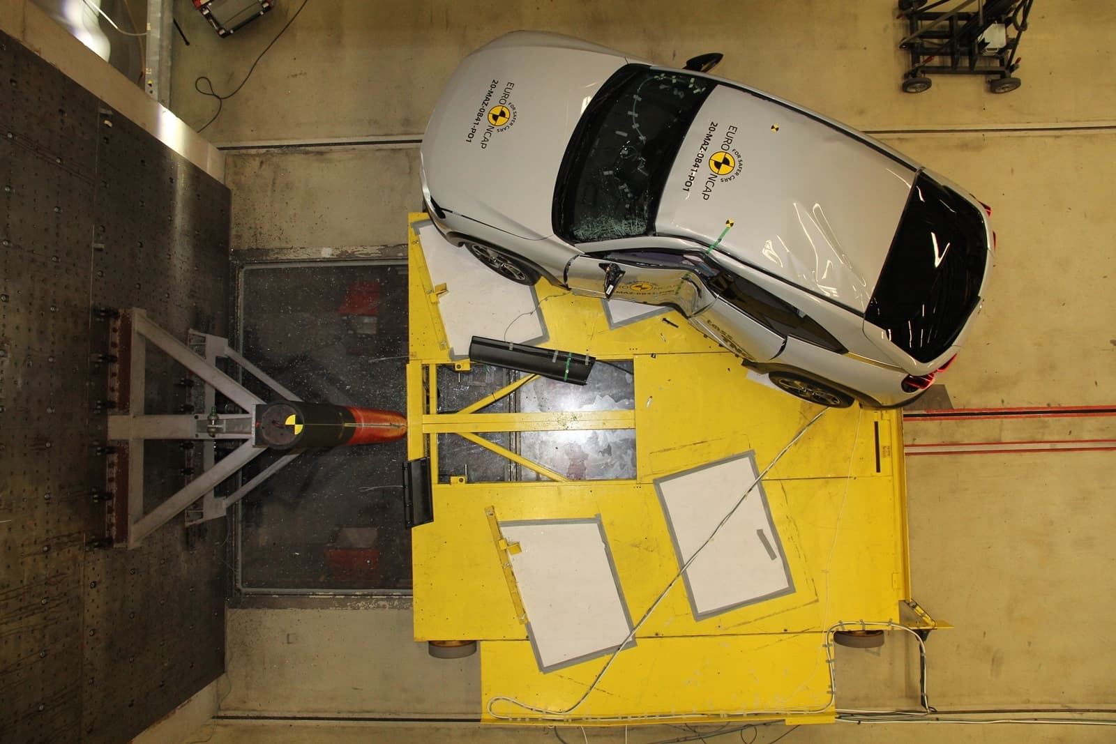 Mazda Mx 30 Euroncap Test 1120 009