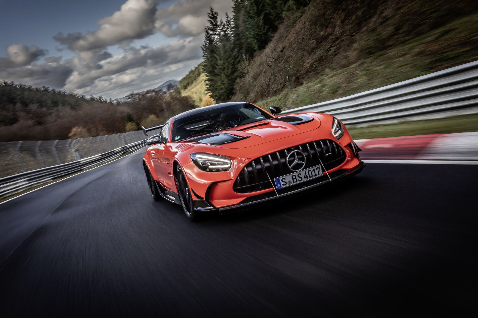 Mercedes Amg Gt Black Series Schnellstes Serienfahrzeug Auf Der Nürburgring Nordschleife Mercedes Amg Gt Black Series Is Fastest Series Production Car On The Nürburgring Nordschleife