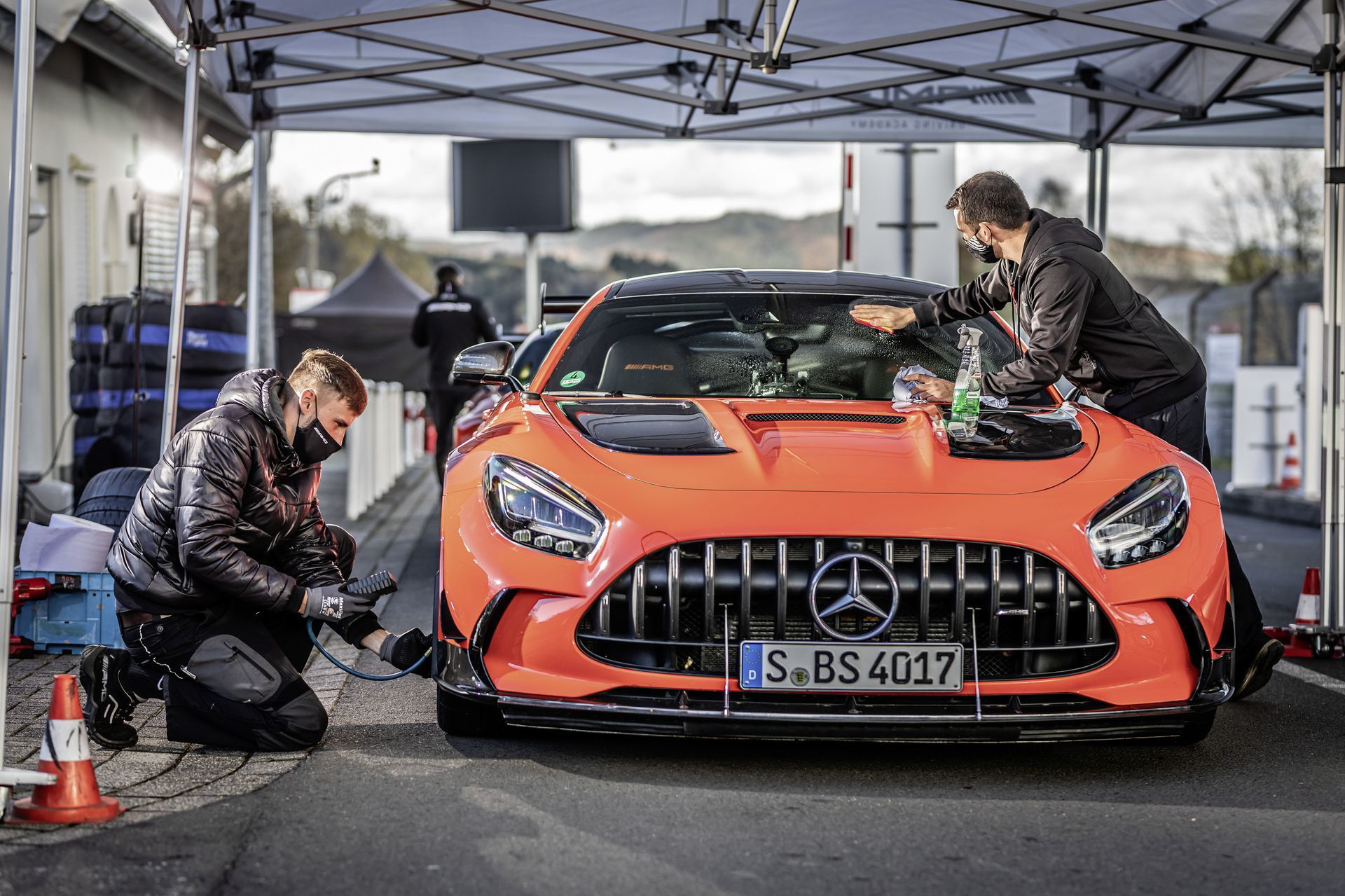 Mercedes Amg Gt Black Series Schnellstes Serienfahrzeug Auf Der Nürburgring Nordschleife Mercedes Amg Gt Black Series Is Fastest Series Production Car On The Nürburgring Nordschleife