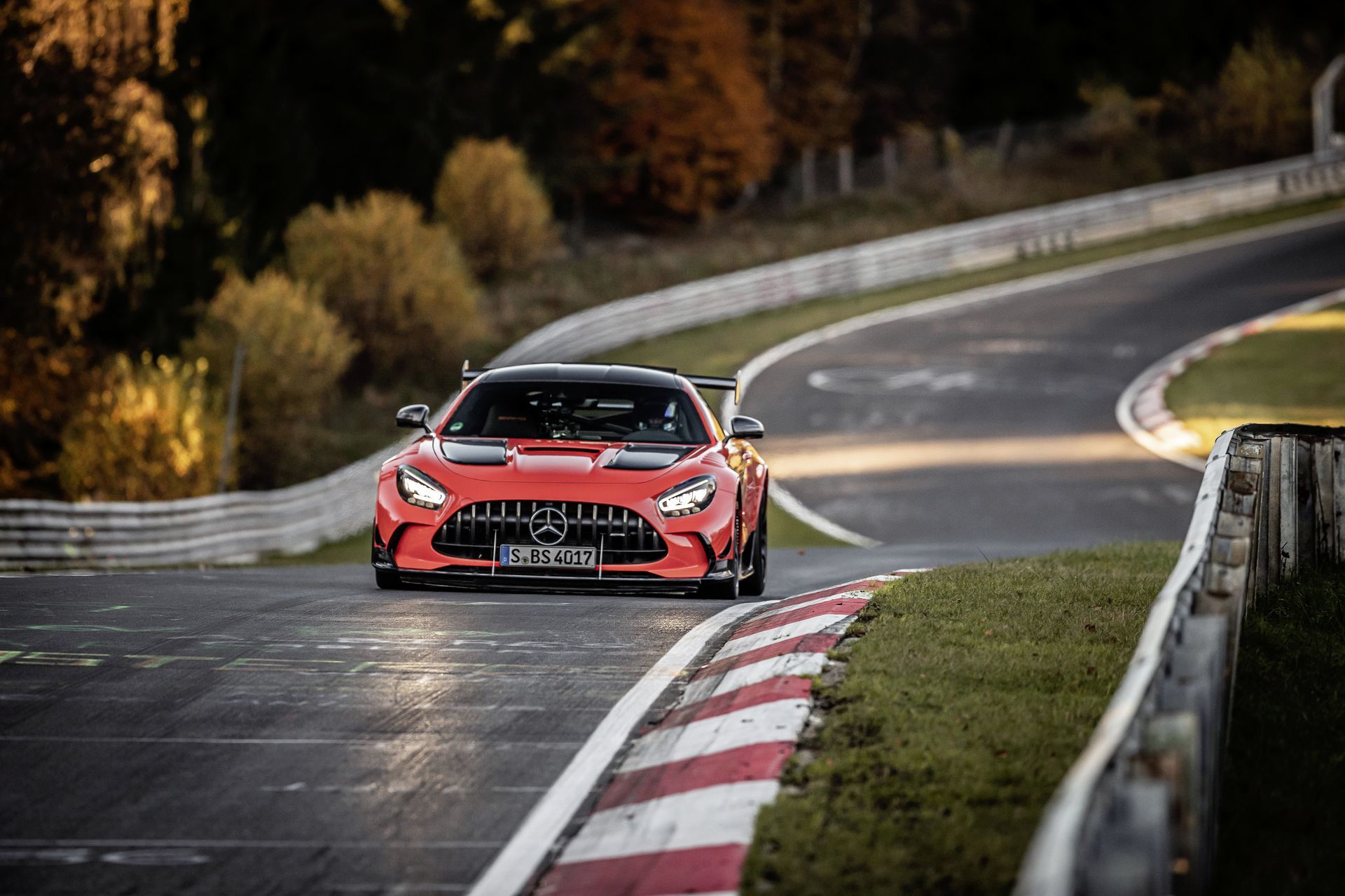 Mercedes Amg Gt Black Series Schnellstes Serienfahrzeug Auf Der Nürburgring Nordschleife Mercedes Amg Gt Black Series Is Fastest Series Production Car On The Nürburgring Nordschleife
