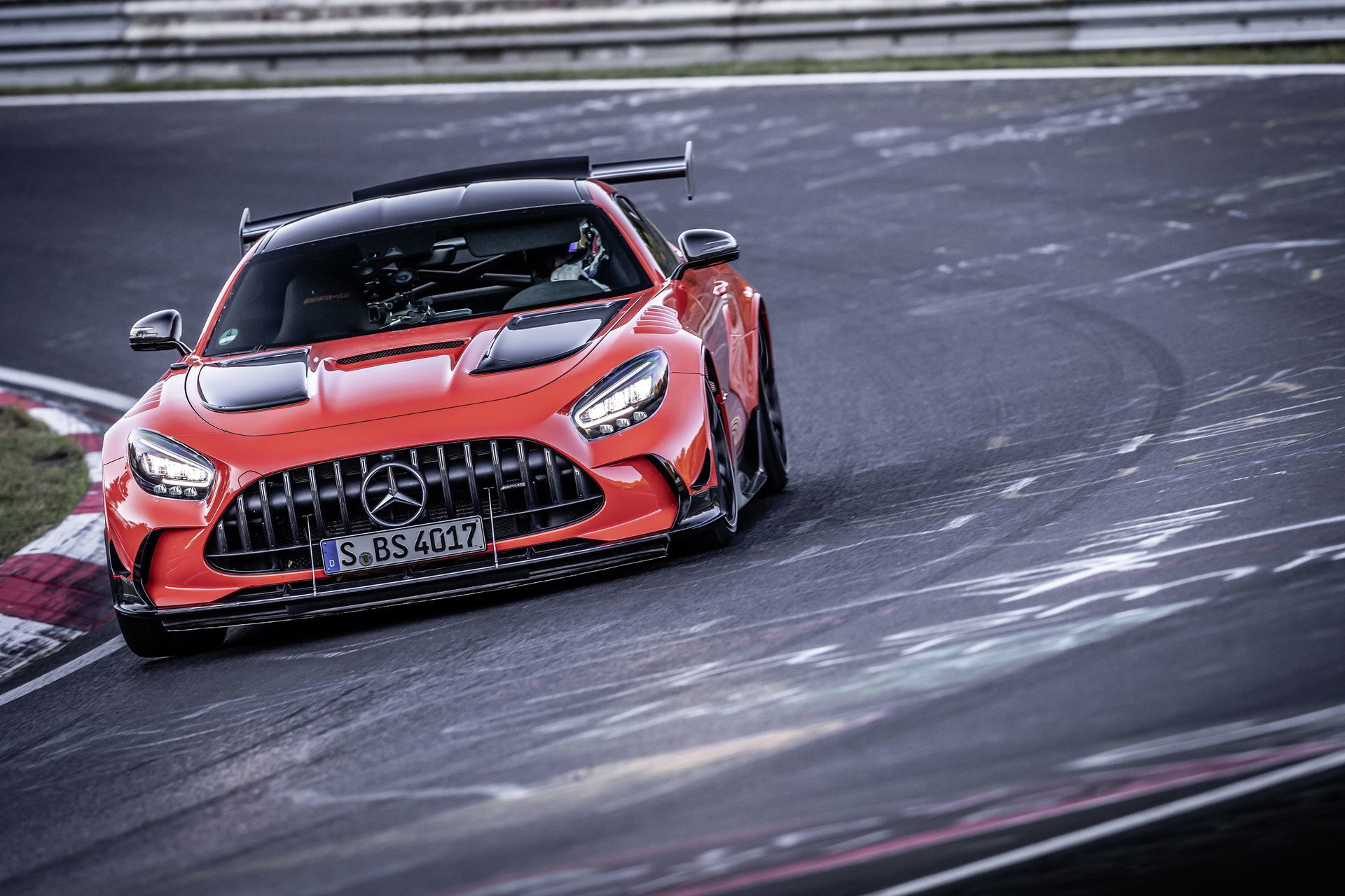 Mercedes Amg Gt Black Series Schnellstes Serienfahrzeug Auf Der Nürburgring Nordschleife Mercedes Amg Gt Black Series Is Fastest Series Production Car On The Nürburgring Nordschleife