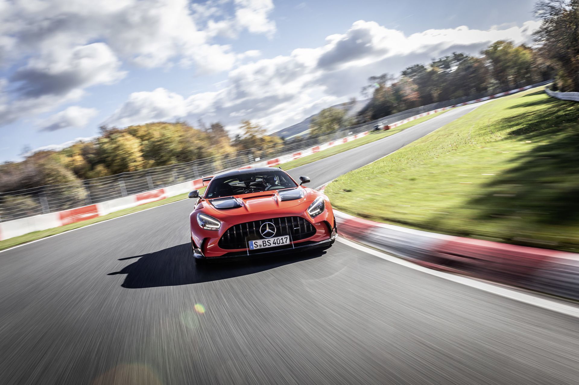 Mercedes Amg Gt Black Series Schnellstes Serienfahrzeug Auf Der Nürburgring Nordschleife Mercedes Amg Gt Black Series Is Fastest Series Production Car On The Nürburgring Nordschleife