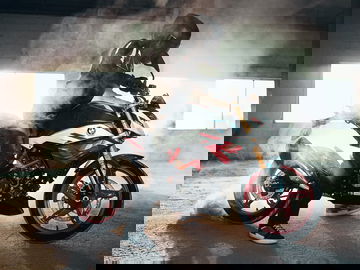 Moto Bmw G 310 R Humo