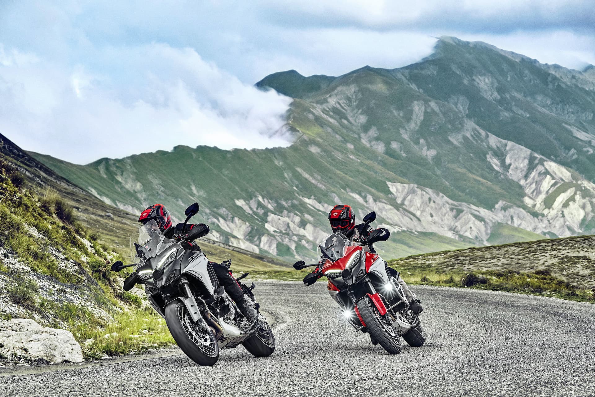 Moto Ducati Multistrad V4 Action