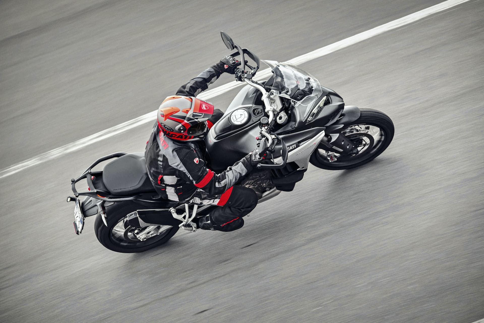 Moto Ducati Multistrad V4 Action2