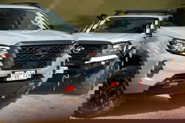Nissan Navara Frontier 2021 1120 003