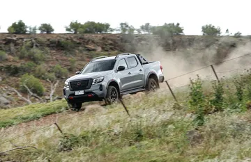 Nissan Navara Frontier 2021 1120 011