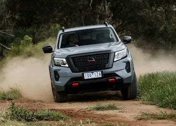 Nissan Navara Frontier 2021 1120 014