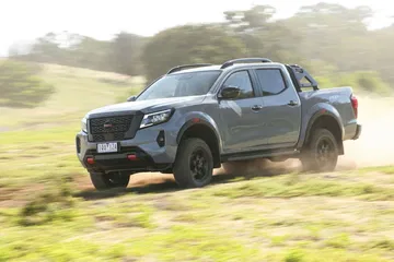 Nissan Navara Frontier 2021 1120 037