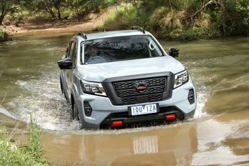 Nissan Navara Frontier 2021 1120 043