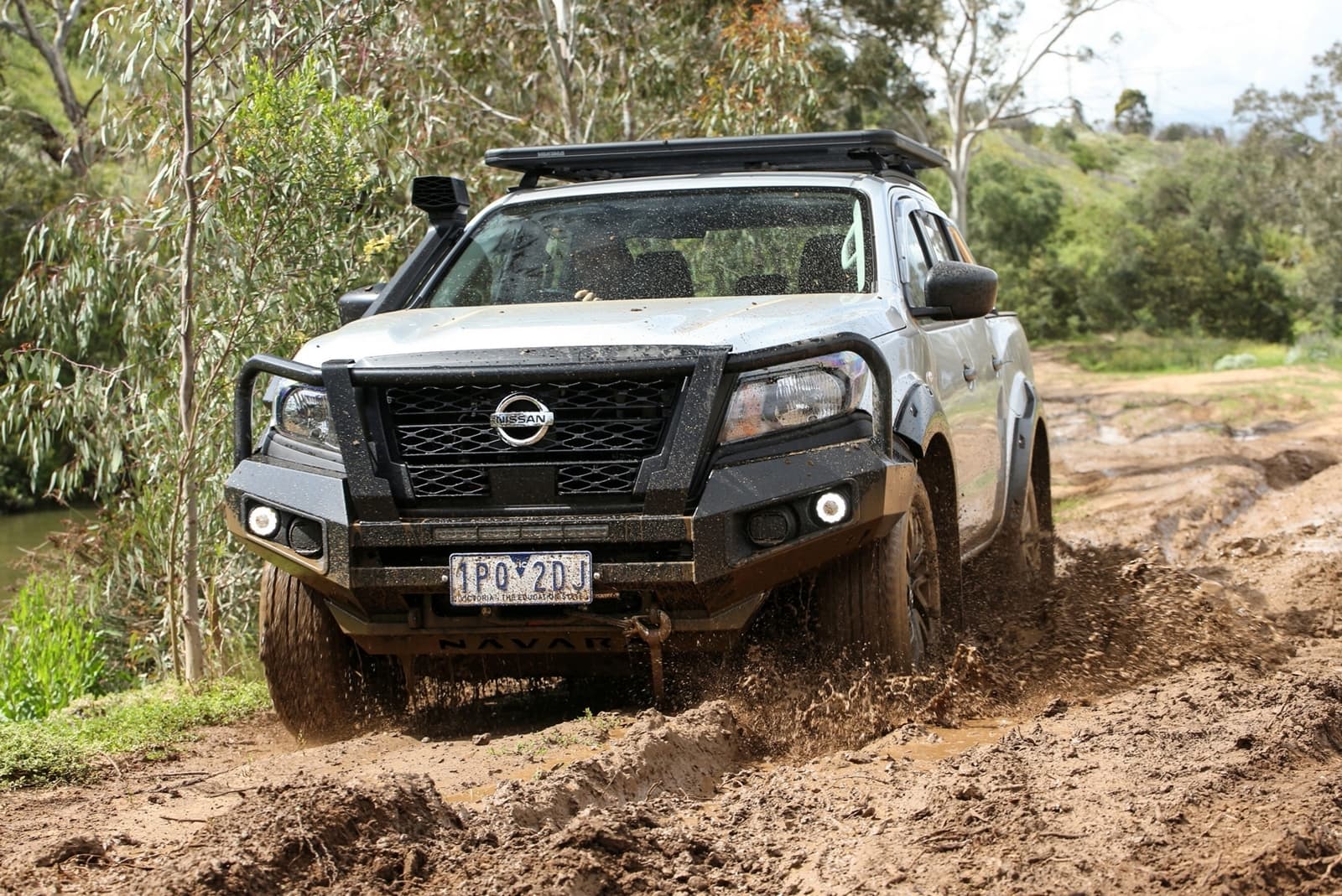 Nissan Navara Frontier 2021 1120 045