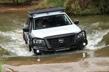 Nissan Navara Frontier 2021 1120 048