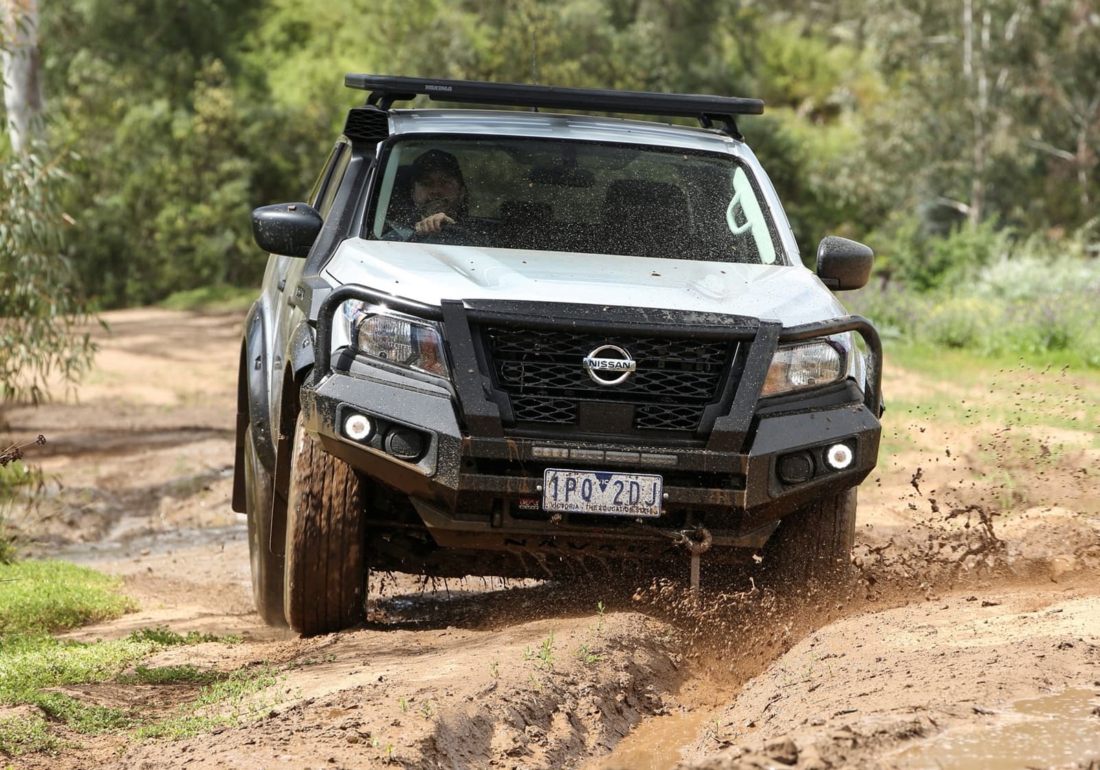 Nissan Navara Frontier 2021 1120 057