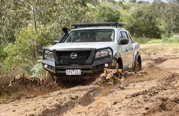 Nissan Navara Frontier 2021 1120 058