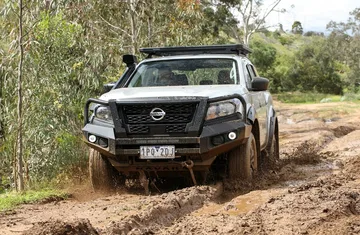 Nissan Navara Frontier 2021 1120 059