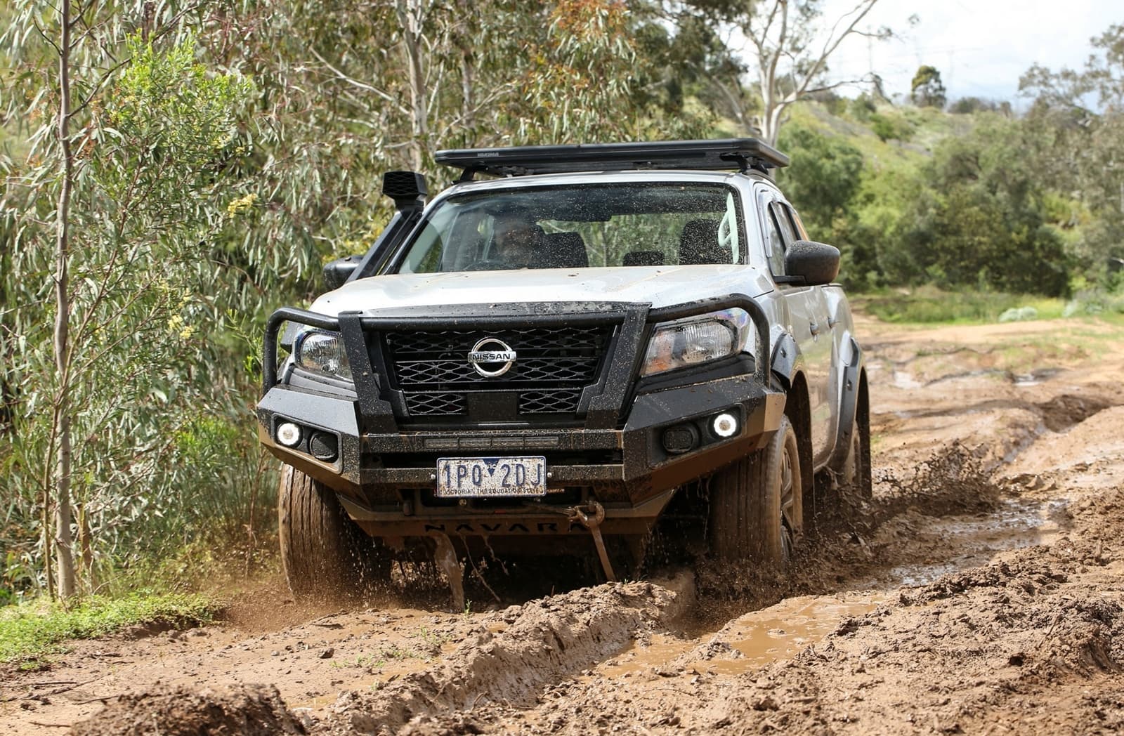 Nissan Navara Frontier 2021 1120 059
