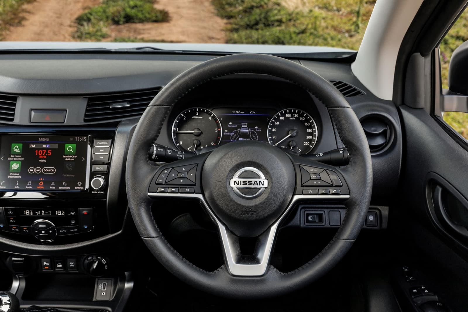 Nissan Navara Frontier 2021 1120 065