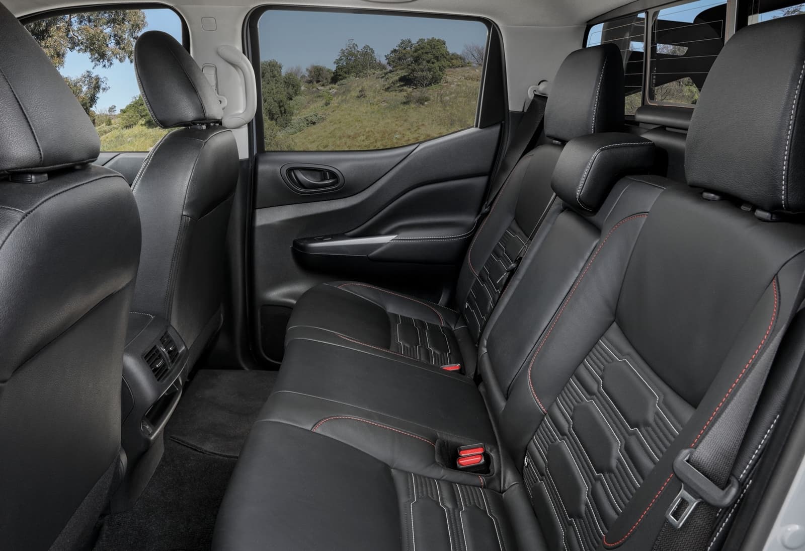 Nissan Navara Frontier 2021 1120 072
