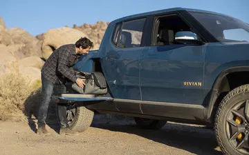 Rivian R1t 1120 010