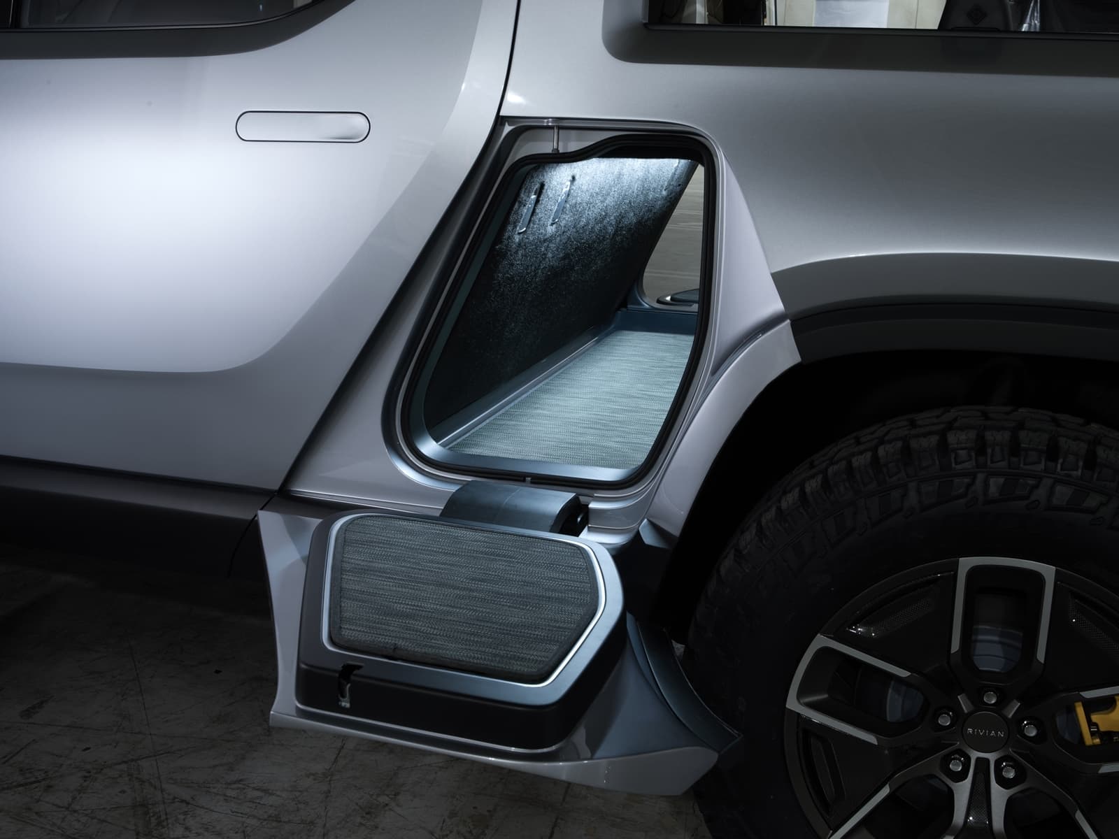 Rivian R1t 1120 030
