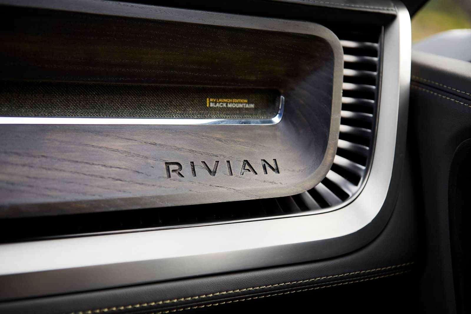 Rivian R1t 1120 040